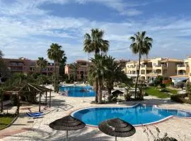 Tropical Paradise in Harbour Paphos, Central & Close to Beach