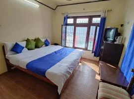 Goroomgo Chinar Lake View Mall Road Nainital - Near Bus Stand - Prime Location with Spacious Room Quality - Best Seller