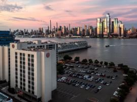Sheraton Lincoln Harbor Hotel, hotel with pools in Weehawken