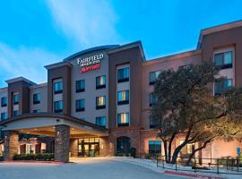 Fairfield Inn and Suites by Marriott Austin Northwest/Research Blvd, hótel með bílastæði í Austin