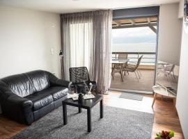 Seacoast apartments 3 !, beach rental in Kamena Vourla