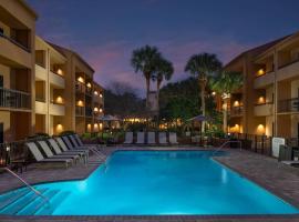 Courtyard by Marriott Jacksonville at the Mayo Clinic Campus/Beaches, מלון ליד Windsor Parke Golf Club, ג'קסונוויל