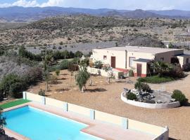 Desert Escapes, hotel with parking in Tabernas