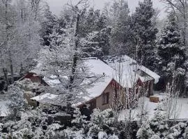 CASA AZUL LIMAY VILLA LA ANGOSTURA