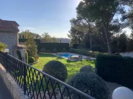 Discover a luxurious villa with a stunning pool and a lush garden , the ultimate escape for rest and relaxation