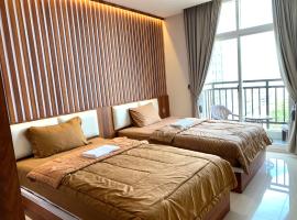 12-10 Twin bedroom in Formosa Residence Nagoya Batam 3 pax by Wiwi, aparthotel en Nagoya