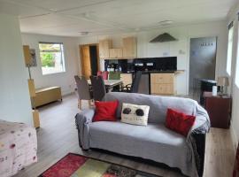 The Cabin Getaway, hotel in Derry Londonderry