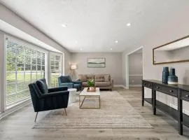 Beautiful Newly-Renovated Home in Indian Hills