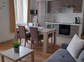Logement entier - Appartement, hotel with parking in Saint-Nectaire