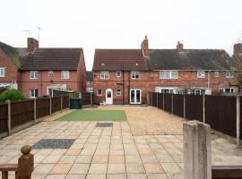 Sherwood Pines - Big Garden!, hotel with parking in Clipstone