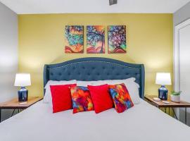 EntirePlace FastWifi Washer Dryer 4KTV PetsAllowed, hotel v destinaci Arlington