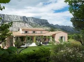Villa provençale au cœur du pays d’Aix, piscine, vue imprenable