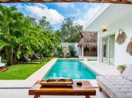 Villa Ek'Balam & Villa Flamingo, Luxury Villas, Private Pool, Private Garden, Jacuzzi, 24h Security