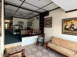 Hotel Pacande B&B, B&B i Alajuela