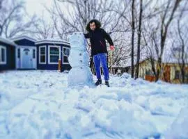 Newly Renovated Cheerful 3-bedroom House