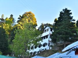 Kumaon Roop Resort Near Neem Karoli Temple, hotel en Nainital