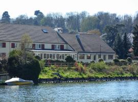 Logis Hôtel des Lacs Paris Sud, hotell med parkering i Viry-Châtillon