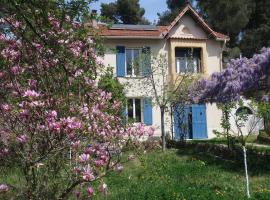 Appartement en Provence, viešbutis su vietomis automobiliams mieste Obanė