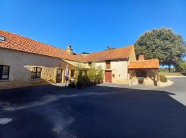 Gîte Talia, hotel din Saint-Crépin-et-Carlucet