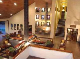 Royal Lotus Hotel, hotel em Giritale