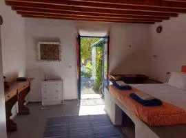 Arancio independent room in Ecovilla on the beach