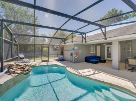 Inviting Kissimmee Home with Lanai and Private Pool!, vila v mestu Kissimmee