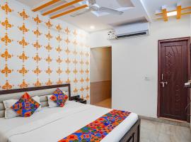 FabExpress Shree Karuna, hotel near Chaudhary Charan Singh International Airport - LKO, 