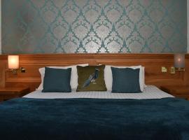 Greyhound Hotel, hotell i Wales