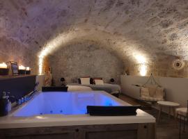 Nuit insolite avec SPA privatif au "Secret", spa hotel in Montpezat-de-Quercy
