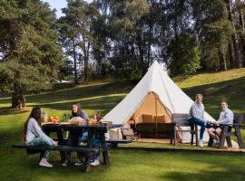 Westport Estate Glamping Village, Hotel in Westport