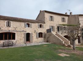 ANCIEN RELAIS DE DILIGENCE, hotel with parking in Grambois