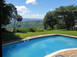 Sunset Manor, hotel with parking in Bothaʼs Hill