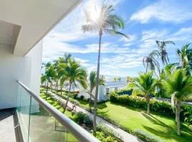Large Beach Front 2bed/2bath Condo: Save $50+/nt!