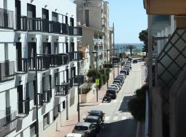 Apartamento a 100 m de la playa!, apartamento em Torroella de Montgrí