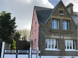 maison de village, tradicionalna kućica u gradu 'Chérencé-le-Roussel'