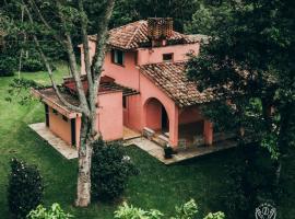 Cabaña en cafetal de Coatepec, camping à Coatepec