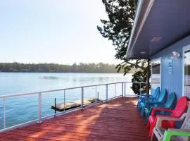 Sandy's Lakeside Dunes House