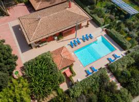 Villa Girasoli con piscina privata e SPA a 2km dalla spiaggia, hotel en Alguer