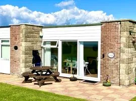 SEAVIEW self-catering coastal bungalow in rural West Wight