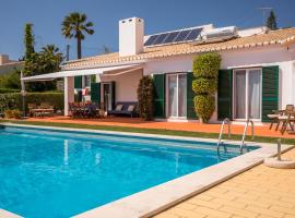 Vila Sta Teresinha Suites, bed and breakfast en Praia da Luz