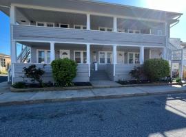Crystal Sands Apartments, apartment in Ocean City