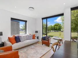 Latimer View Apartment