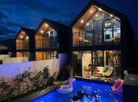 Hidden Haven Subic Villa w/ Infinity Pool, hotel i Subic