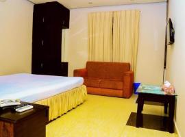 Royal Living Hotel & Suites, hotel in Chittagong