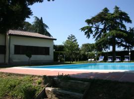 Villa Il Cedro, huisdiervriendelijk hotel in Petrignano sul Lago
