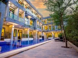 Rainforest Hotel by NSUN