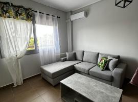 EVa's Luxury Apartments No 1, hotel s parkiralištem u gradu 'Áyios Spirídhon'