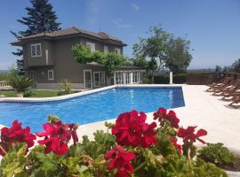 Catalunya Casas Close to Salou and just steps from the village!، فندق في Alcover