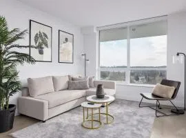 Luxury Oceanfront 1BR condo at Lions Gate