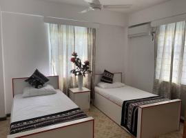 Modern with class near Airport, hotel in Nadi